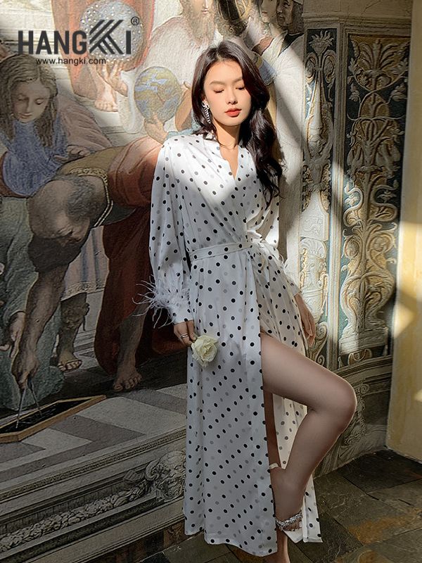 VCHG51 - Choàng Ngủ Lụa Tay Bo Lông