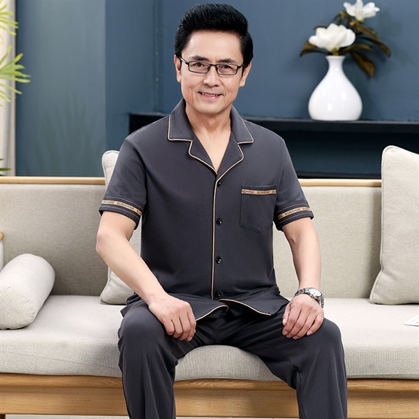 Bộ đồ mặc nhà nam trung niên màu xám tay ngắn quần dài chất liệu mềm mại thoải mái