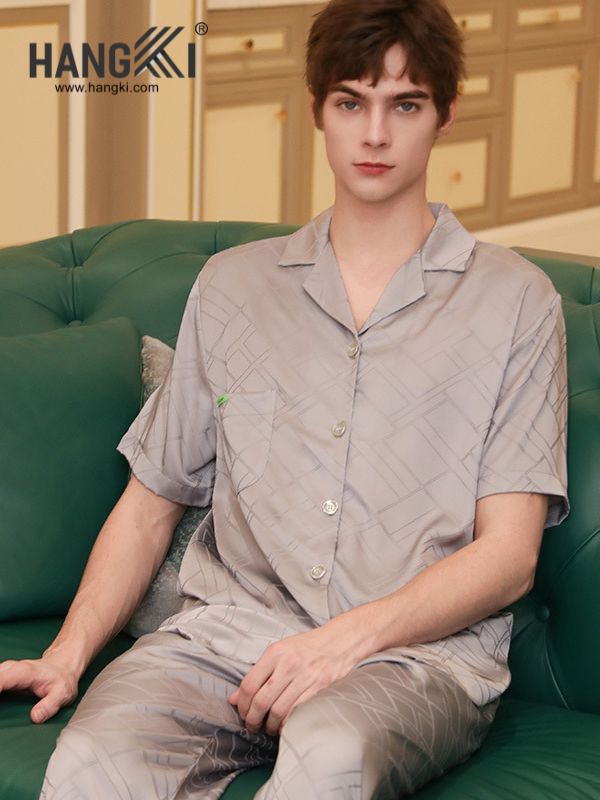TC116 - Đồ Ngủ Pijama Nam Tay Cộc Quần Dài Lụa