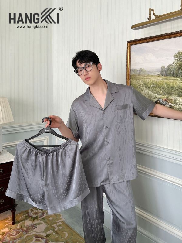 TC126 - Đồ Ngủ Pijama Nam Tay Cộc Quần Dài Lụa