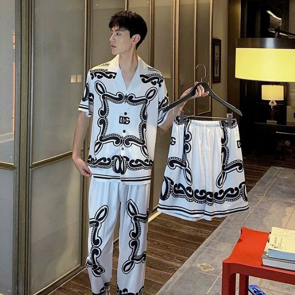 Bộ đồ ngủ nam lụa trắng họa tiết đen tay ngắn quần dài kèm quần short cùng bộ
