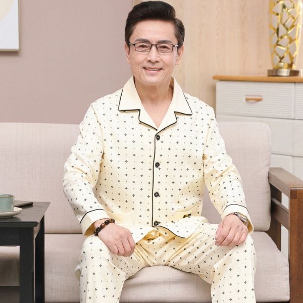 Bộ đồ ngủ nam trung niên màu kem họa tiết nhỏ tay dài quần dài chất liệu mềm mại