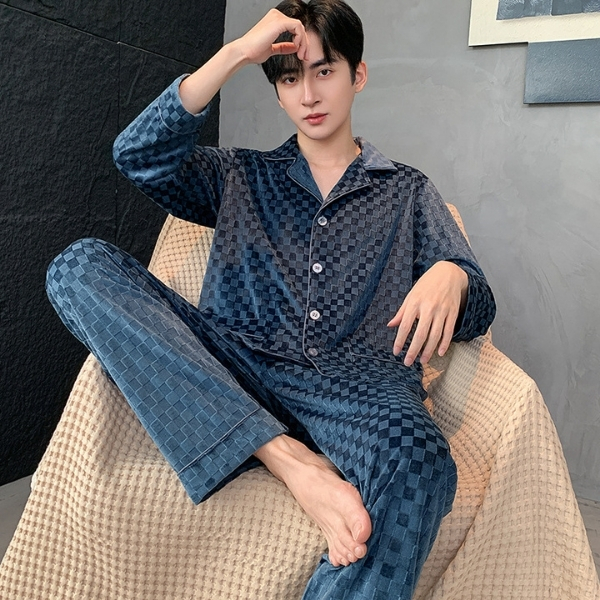 Bộ pijama nam dài tay màu xanh họa tiết caro chất liệu nhung mịn cao cấp