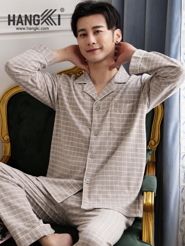 Bộ pijama nam kẻ caro màu be thương hiệu Hangki chất liệu mềm mại thoải mái khi ở nhà