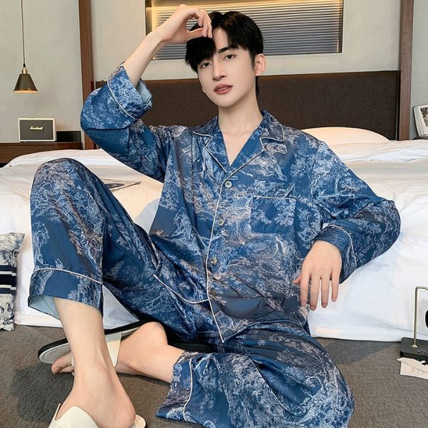 Bộ pijama lụa nam màu xanh họa tiết loang, dáng dài tay quần dài mặc trong phòng ngủ