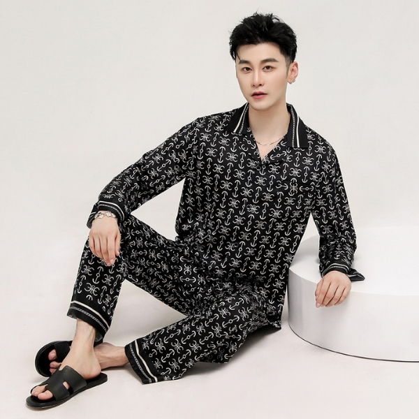 Bộ đồ ngủ nam dài tay màu đen họa tiết trắng chất liệu lụa satin cao cấp