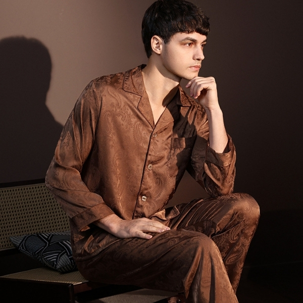 Bộ pijama lụa nam màu nâu dài tay quần dài họa tiết sang trọng