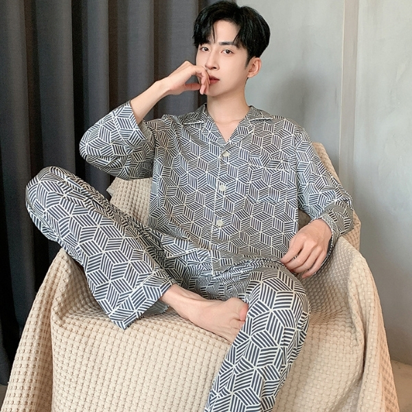 Bộ pijama nam dài tay họa tiết hình khối màu xám trắng chất liệu mỏng nhẹ mặc ở nhà