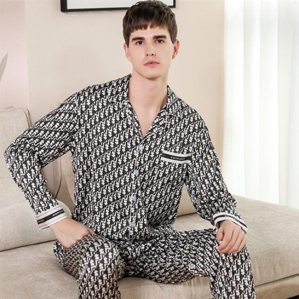 Bộ đồ ngủ nam dài tay họa tiết chữ màu đen trắng chất liệu lụa satin cao cấp