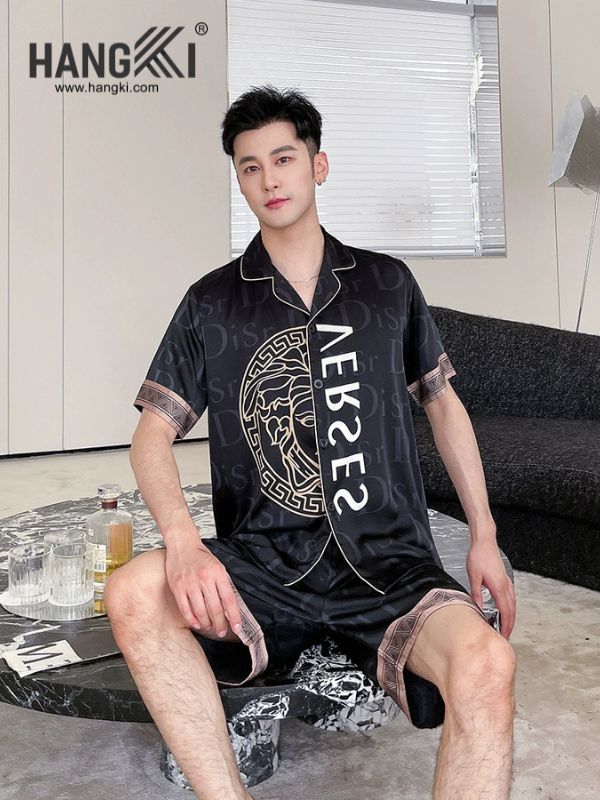 Đồ ngủ lụa nam màu đen tay ngắn quần đùi họa tiết sang trọng thương hiệu Hangki